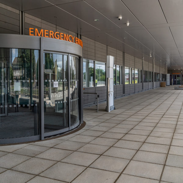 Low carbon concrete paving installed in commercial building UK by Oakdale Greenscaping
